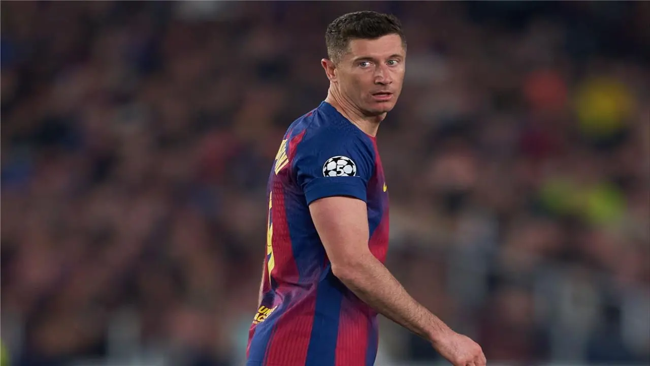 سبورت: ليفاندوفسكي غضب بشدة أمام أتلتيكو.. ولقاء عاجل مع فليك